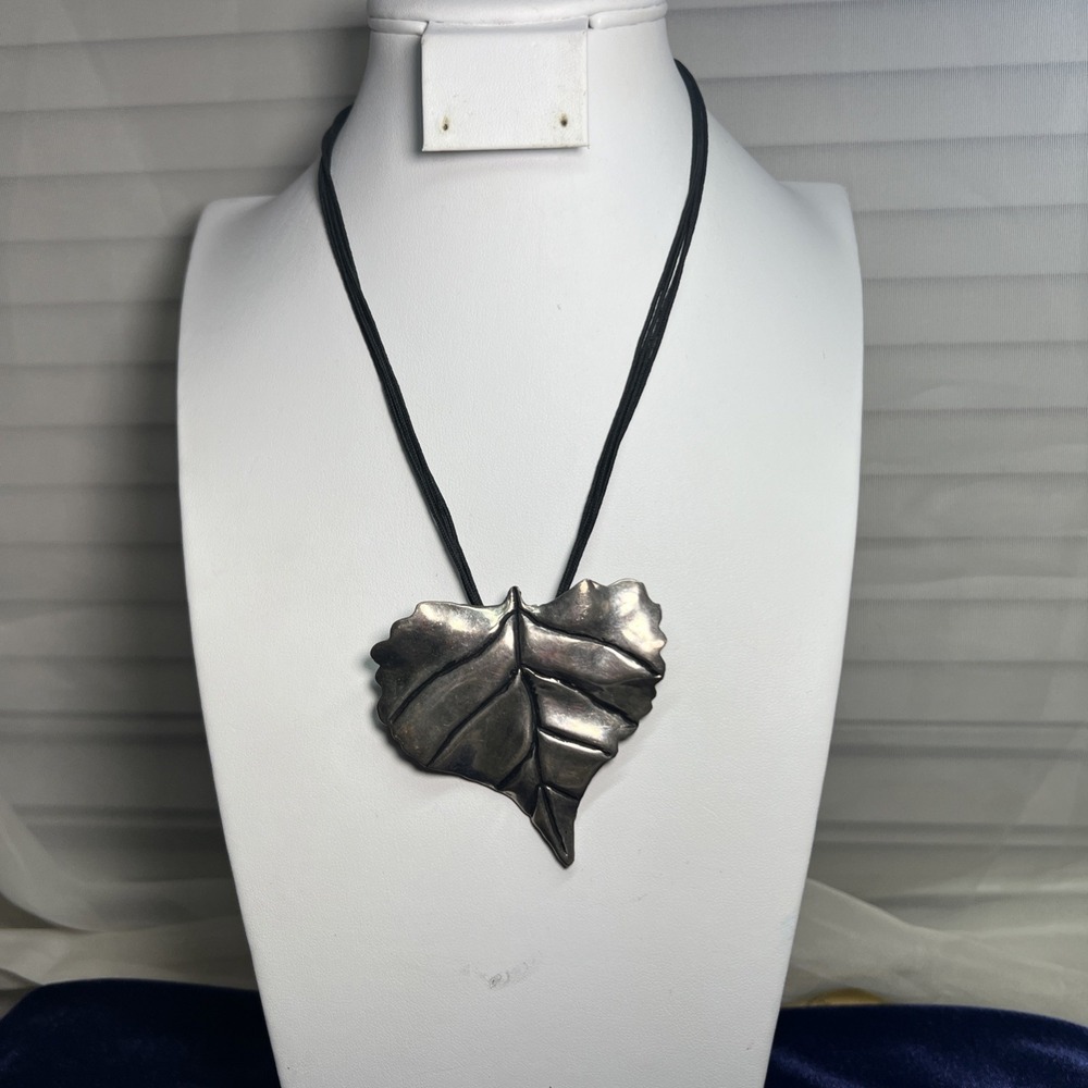 SEAN HILL Leaf Pendant Sterling Silver 925 Italy 16" Necklace VTG Unique